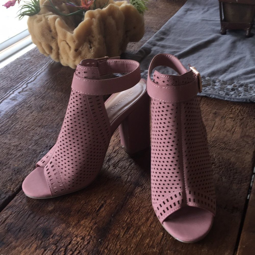 DONATED!! Dusty Rose/Mauve peek-a-boo ankle strap - Picture 3 of 6
